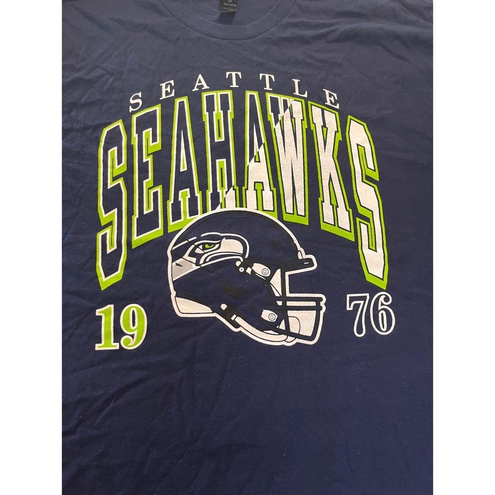 Seattle Seahawks Graphic T-Shirt Navy Blue Gildan Heavy Cotton Mens Medium 1976